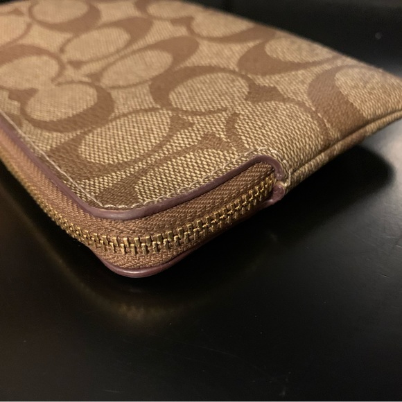 Corner Zip Wristlet COACH signature pink - Picture 7 of 12